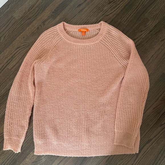 Pink knit Sweater. - Picture 2 of 4